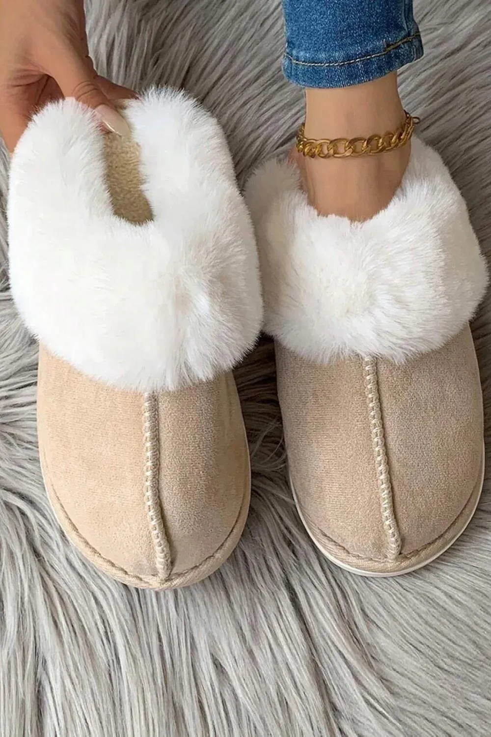 House Of Sehrish Slip1 Womens Warm Cream Suede Snug Faux Fur Slippers