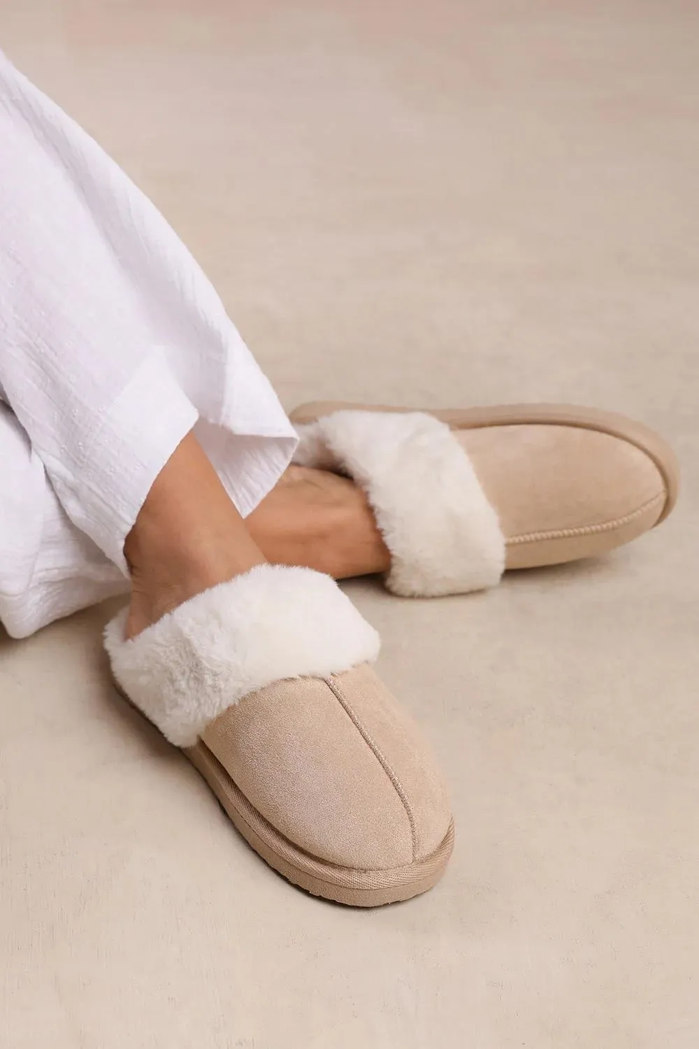 House Of Sehrish Slip1 Womens Warm Cream Suede Snug Faux Fur Slippers