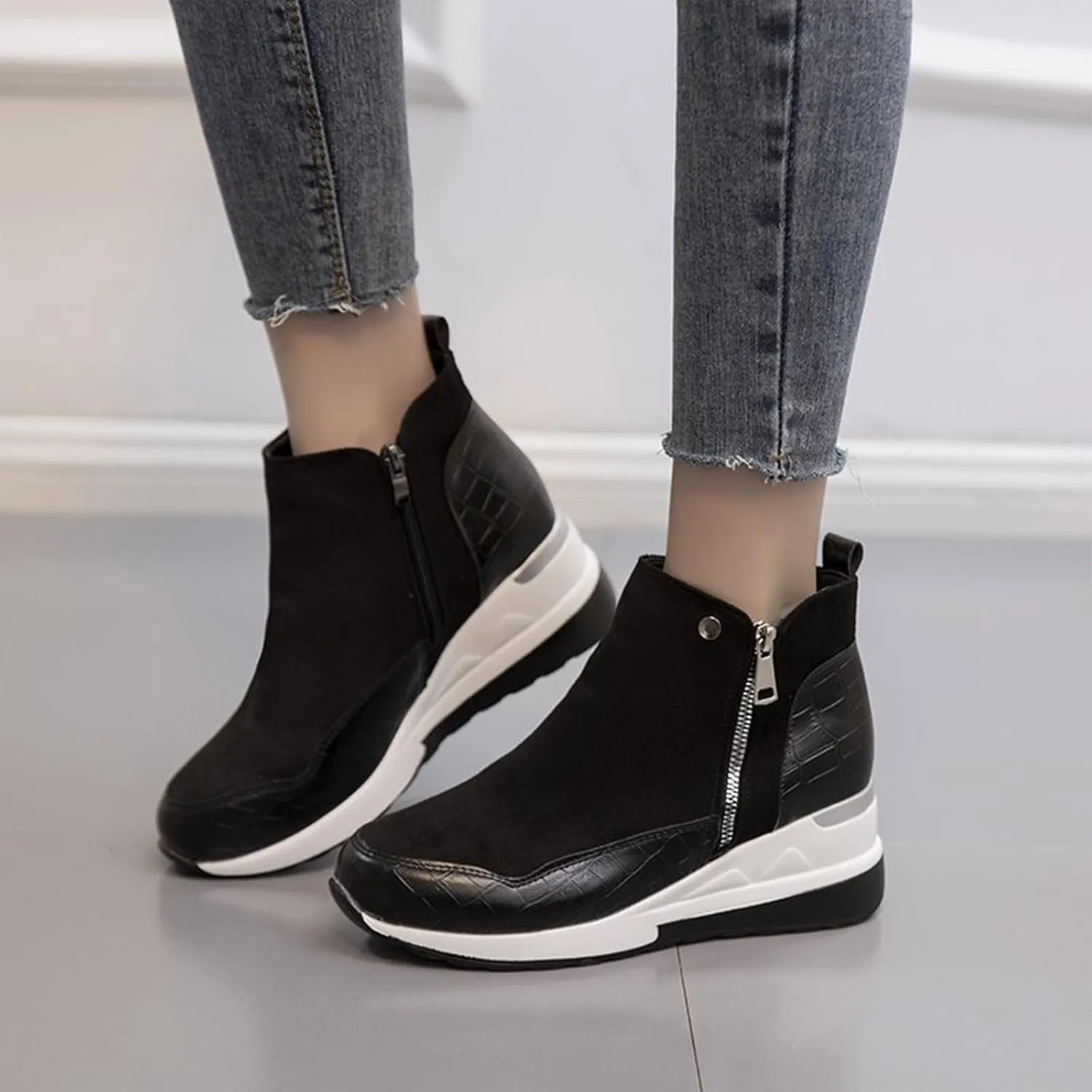 Womens Wide Snow Boots Outdoor Ski Boots Thickening Womens Leather Fu Lined Slip On Ankle Booties